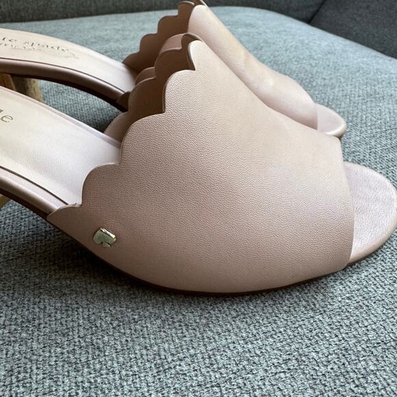 Kate Spade Warren Scalloped Slip On Leather Heels Sandals Pale Pink Sz 6.5 - Picture 4 of 11